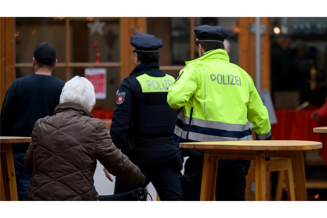 Die Polizei ist daher vorsorglich mit verstärkten Kräften vor Ort.