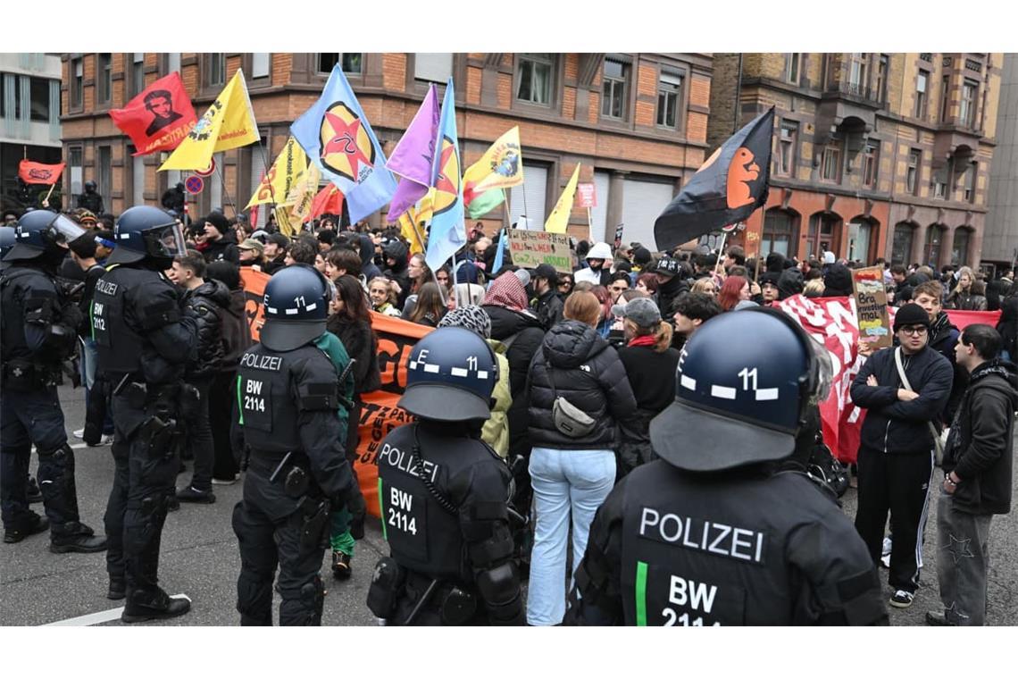 Die Polizei ist im Einsatz. 