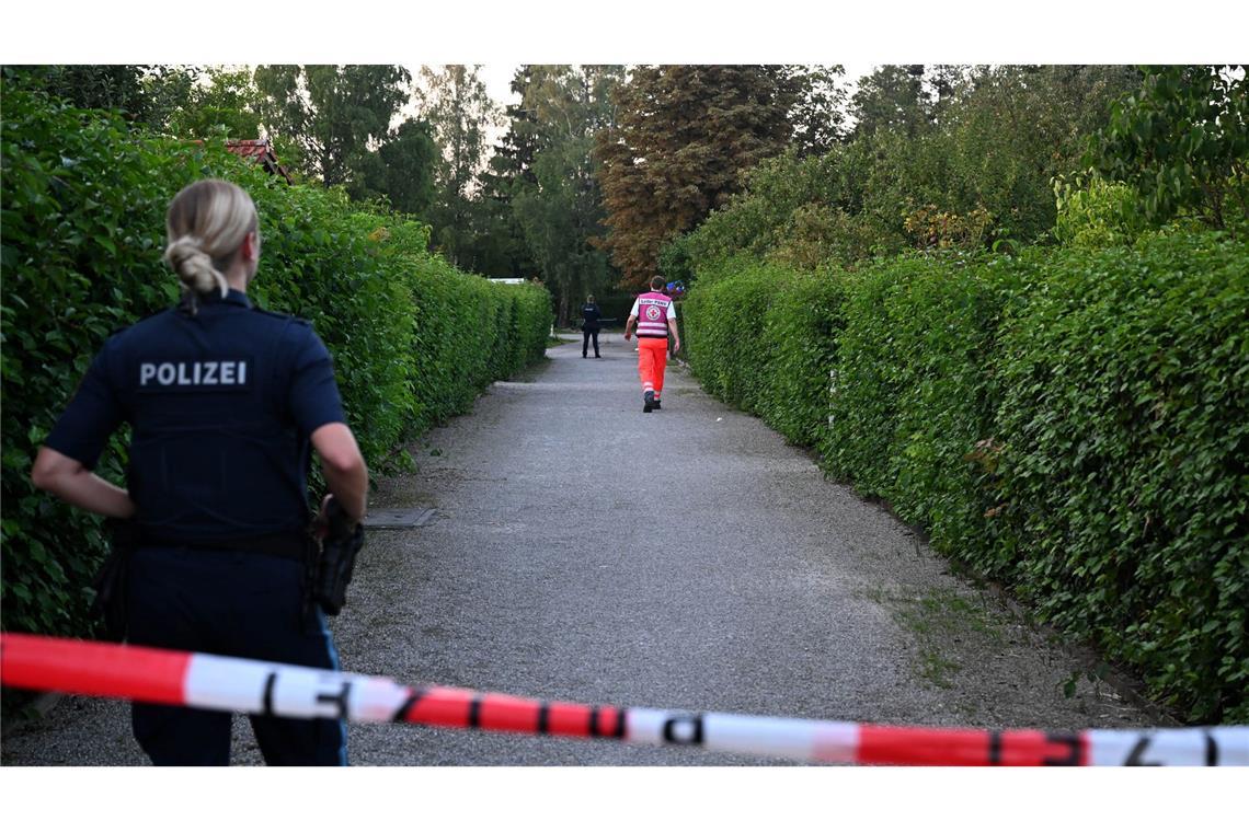 Ein Toter bei Unfall in Münchner Kleingartenanlage Die Polizei ist in der Kleingartenanlage im Einsatz.