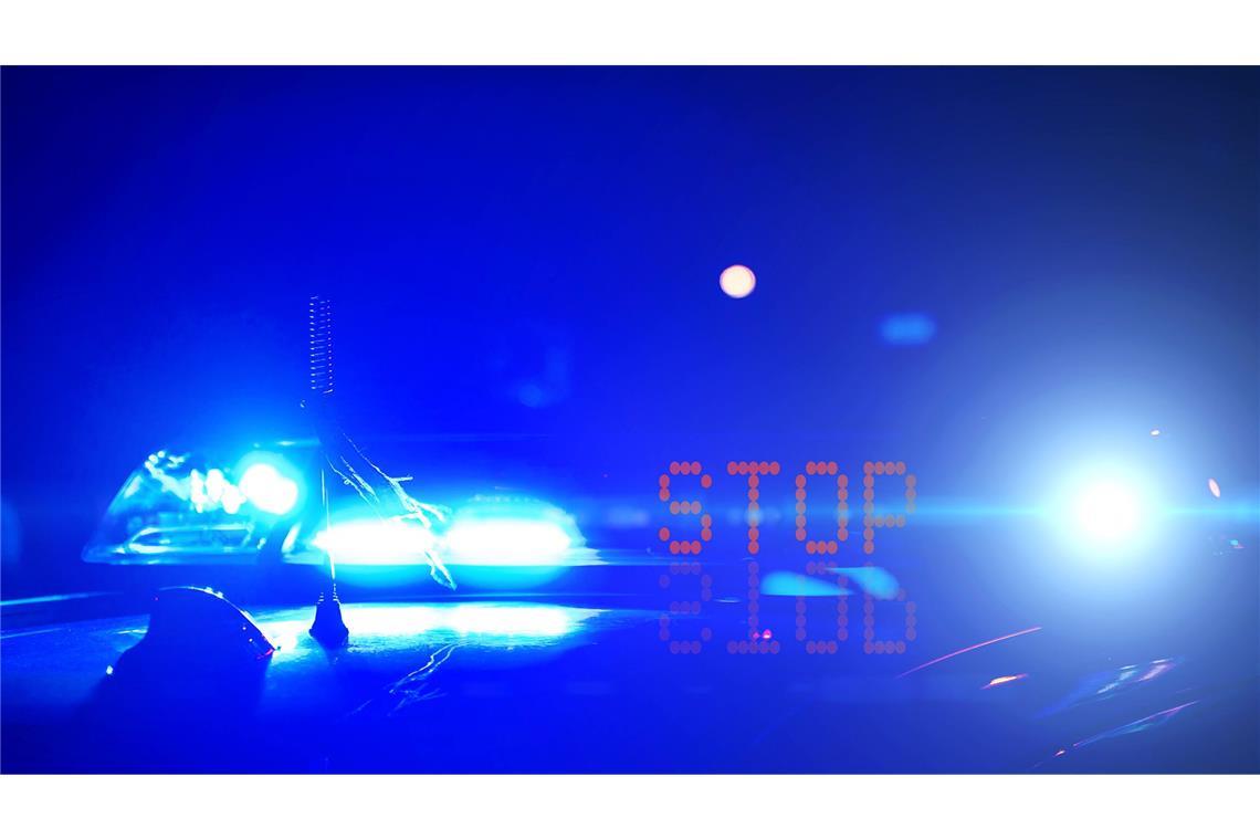 Die Polizei konnte den Jugendlichen nach einer Verfolgungsjagd vorläufig festnehmen. (Symbolfoto)