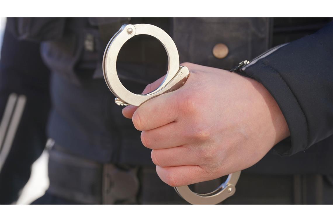 Die Polizei konnte den Verdächtigen festnehmen. (Symbolbild)