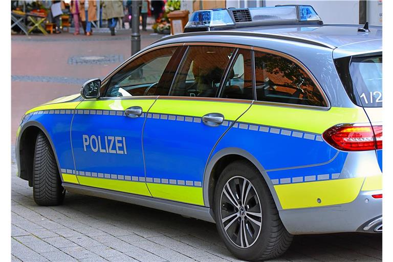 Die Polizei musste am Montagabend in Backnang ausrücken, da ein 26-Jähriger in einer Wohnung randalierte. Symbolbild: Tobias Sellmaier