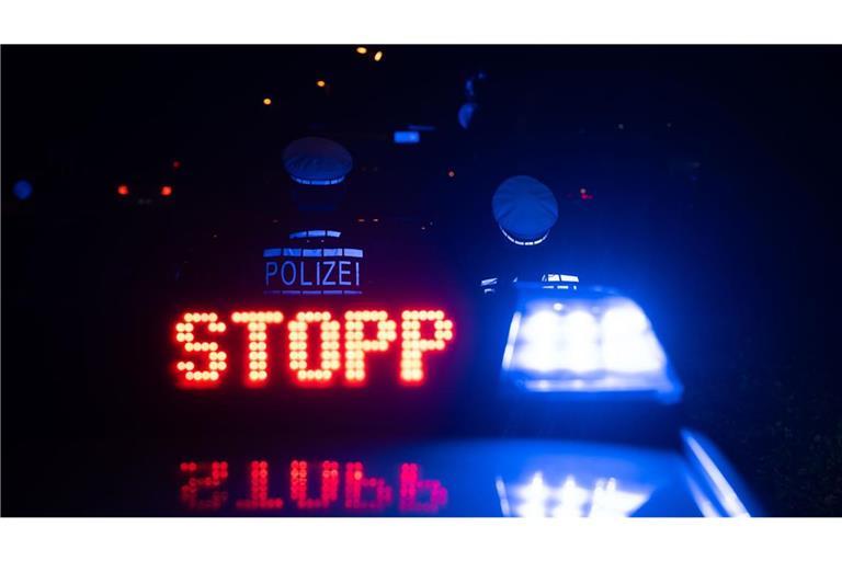 Die Polizei nahm dem 30-Jährigen seinen Führerschein ab. (Symbolbild)