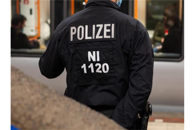 Die Polizei nahm den 17-Jährigen im Hauptbahnhof Hannover fest. Foto: Philipp Schulze/dpa/Symbolbild