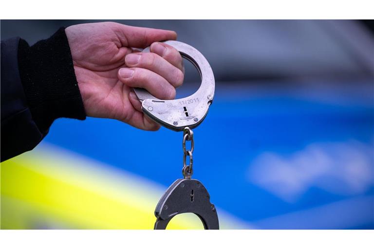 Die Polizei nahm den Mann fest. (Symbolbild)
