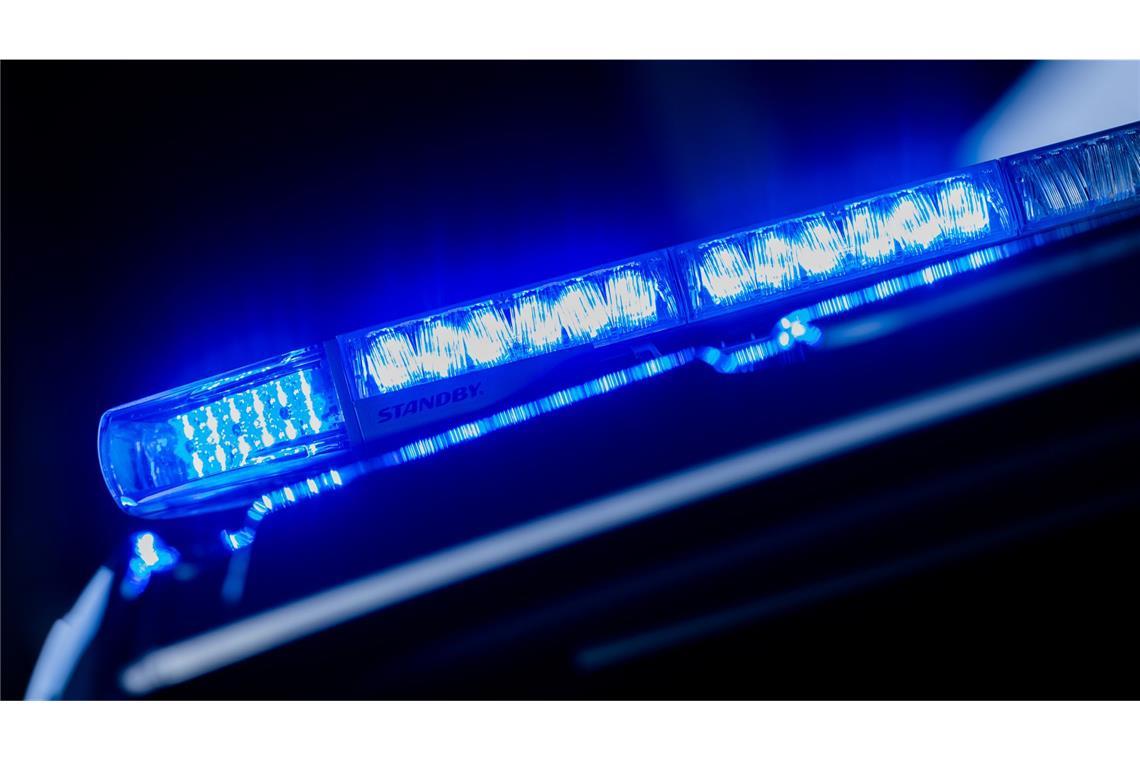 Mann schläft nach Einbruch auf Feld ein – und wird festgenommen Die Polizei nahm den Mann fest (Symbolbild).