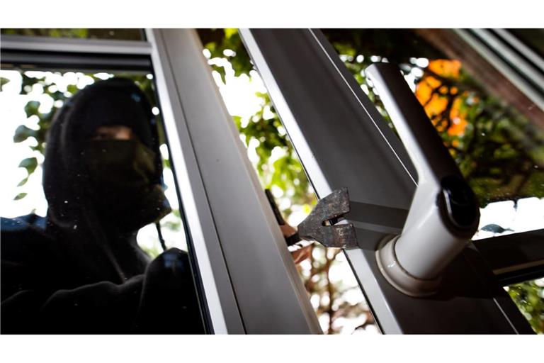 Polizei sieht Erfolg von Einbruchschutz Die Polizei rät, alle Fenster und Türen zu sichern. (Archivbild)