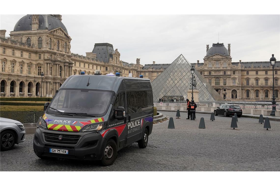 Sicherheitsdebatte: Wie war Einbruch in Louvre möglich? Die Polizei setzt alles daran, die Einbrecher zu fassen (Archivbild).