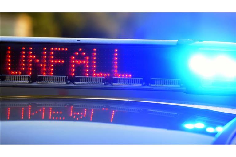 Die Polizei sicherte die Unfallstelle (Symbolbild).