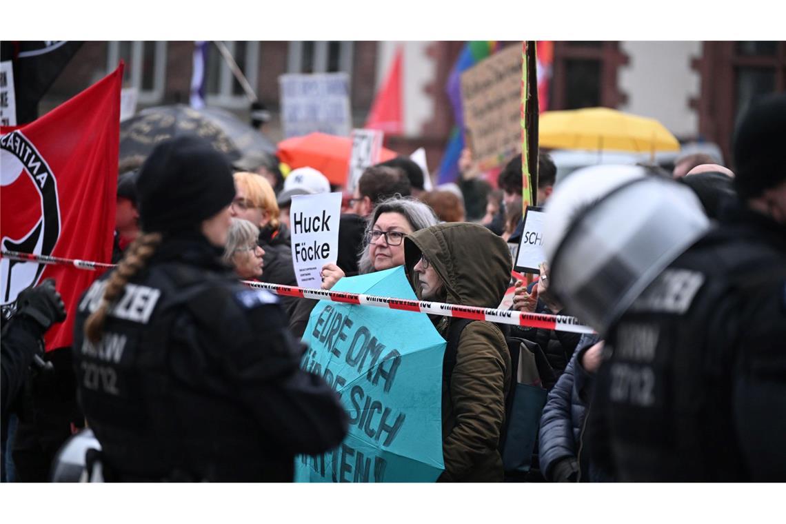 Die Polizei sicherte die Veranstaltung in Dortmund mit starken Kräften ab.