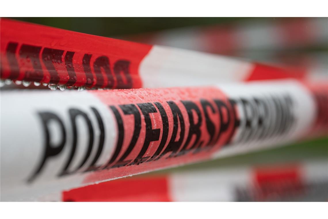 Weltkriegsbombe in Industriegebiet entschärft Die Polizei sperrte den Bereich um die Bombe großflächig ab. (Symbolbild)