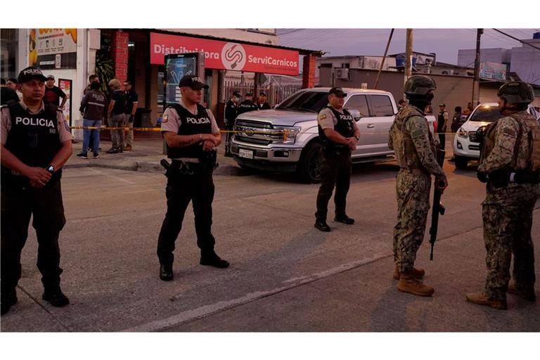 Die Polizei sperrte den Tatort ab.