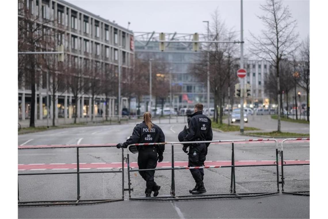 Hannover: Mehr als 7000 Menschen demonstrieren gegen Rechts