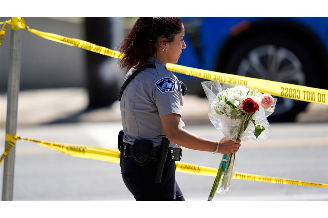 Die Polizei sprach auch von einem Manifest des Schützen auf der Video-Plattform Youtube