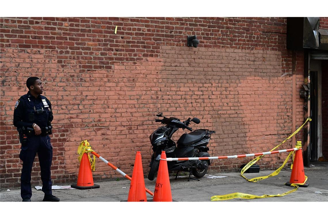 Die Polizei stellte den Roller sicher und wertet Videoaufnahmen aus.