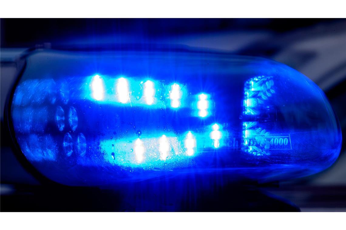 Die Polizei sucht einen 20-Jährigen (Symbolbild).