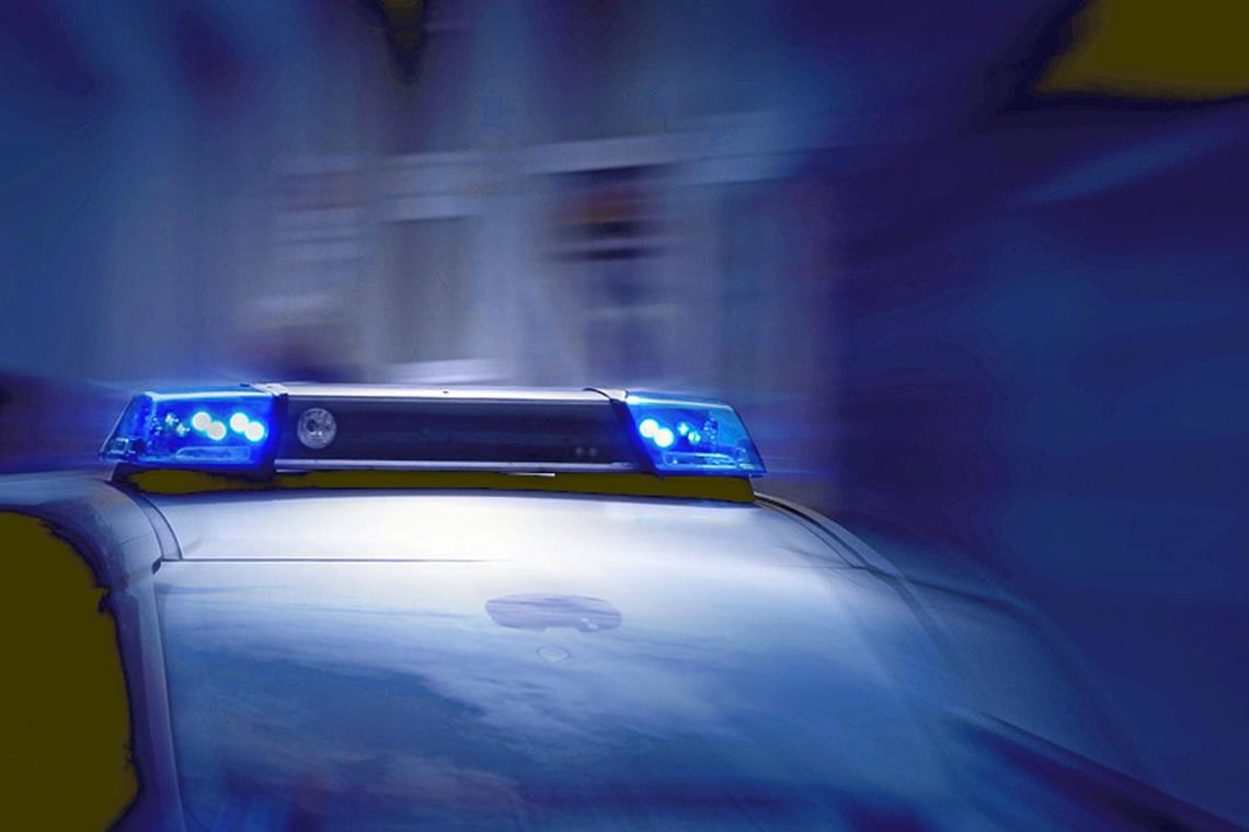 Die Polizei sucht im Zusammenhang mit einer Nötigung im Straßenverkehr bei Großaspach einen Smart-Fahrer als Zeugen. Symbolfoto: stock.adobe/pattilabelle