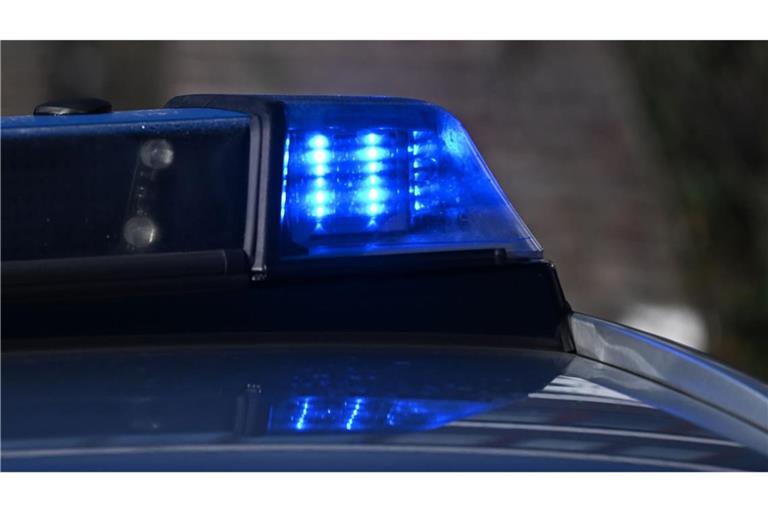 Die Polizei sucht nach dem Trio. (Symbolbild)