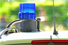 Die Polizei sucht nach Zeugen. Symbolbild: Tobias Sellmaier