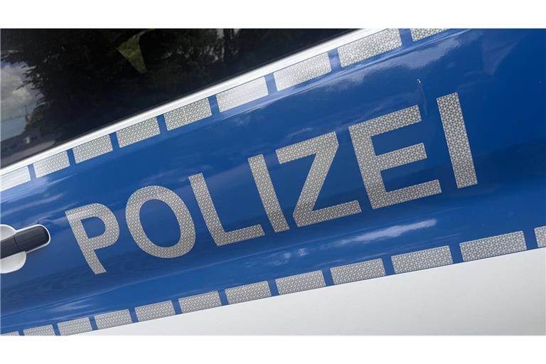 Die Polizei sucht Zeugen des Unfalls. (Symbolbild)