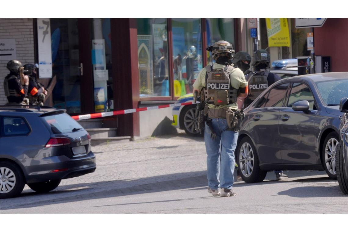 Die Polizei verfolgt eine bestimmte Taktik.