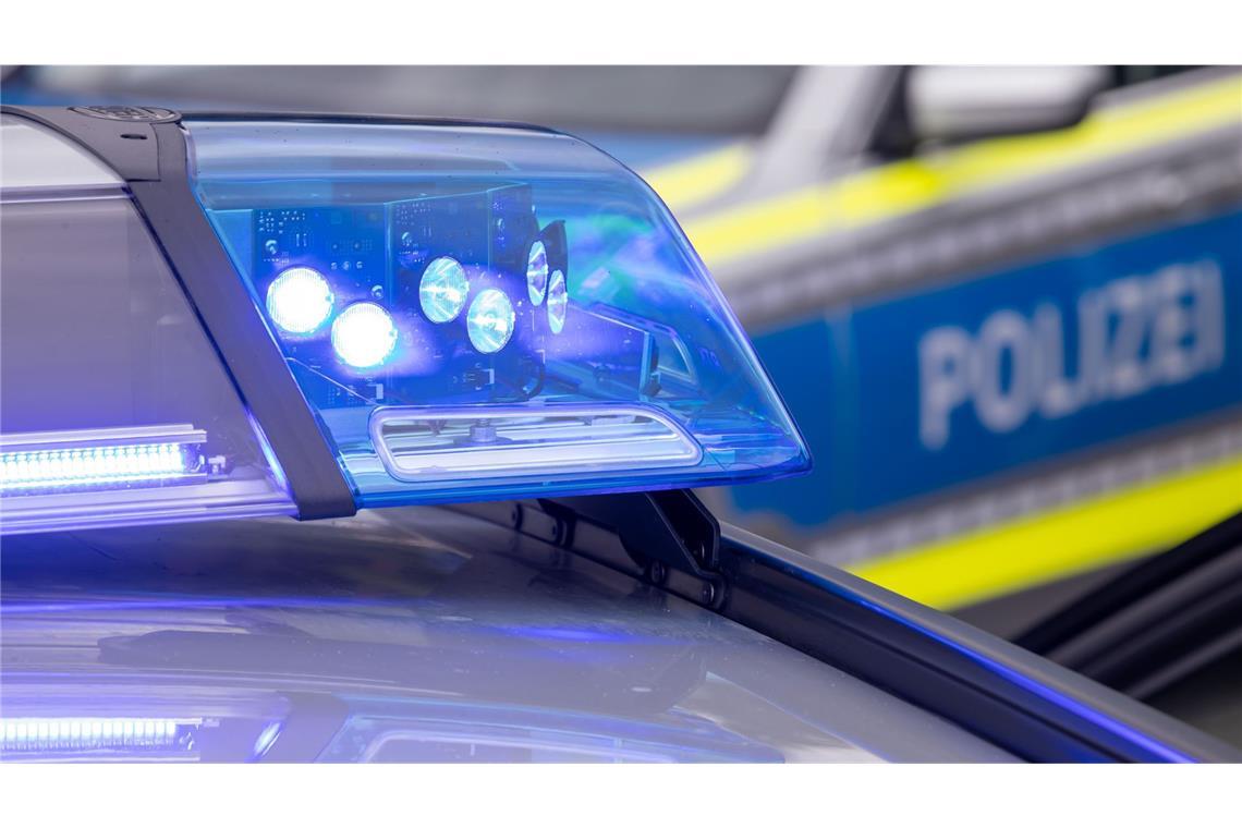 Die Polizei war mit einem Großaufgebot vor Ort (Symbolbild).