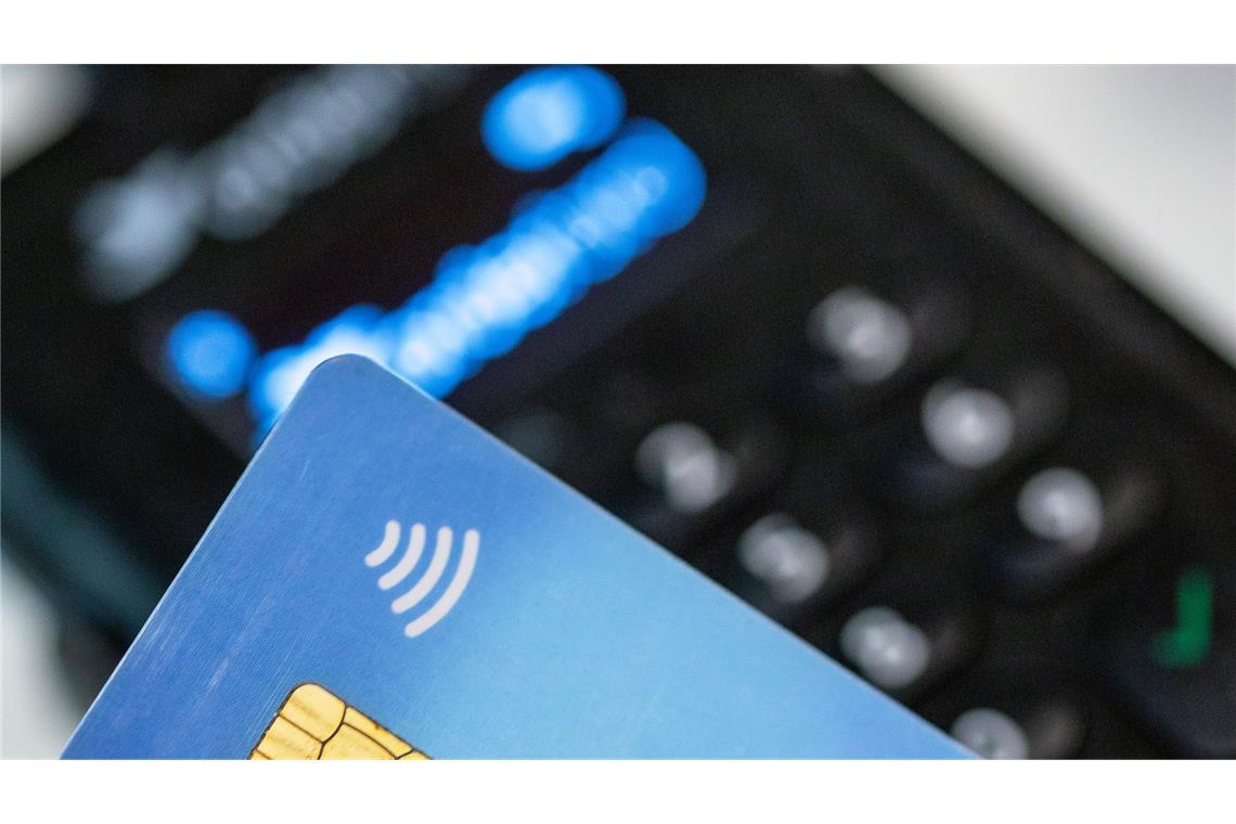 Die Polizei warnt vor Betrügern (Symbolbild).