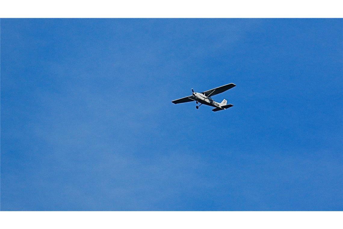 Die Polizei weist darauf hin, dass das Blenden von Flugzeugen eine ernsthafte Straftat ist (Symbolfoto).
