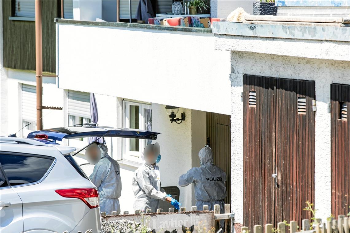 Die polizeilichen Ermittlungen zum Tathergang in Allmersbach in Tal liefen gestern noch. Der mutmaßliche Täter hat die Tötung seiner Ex-Partnerin und deren Tochter gestanden. Foto: B. Beytekin