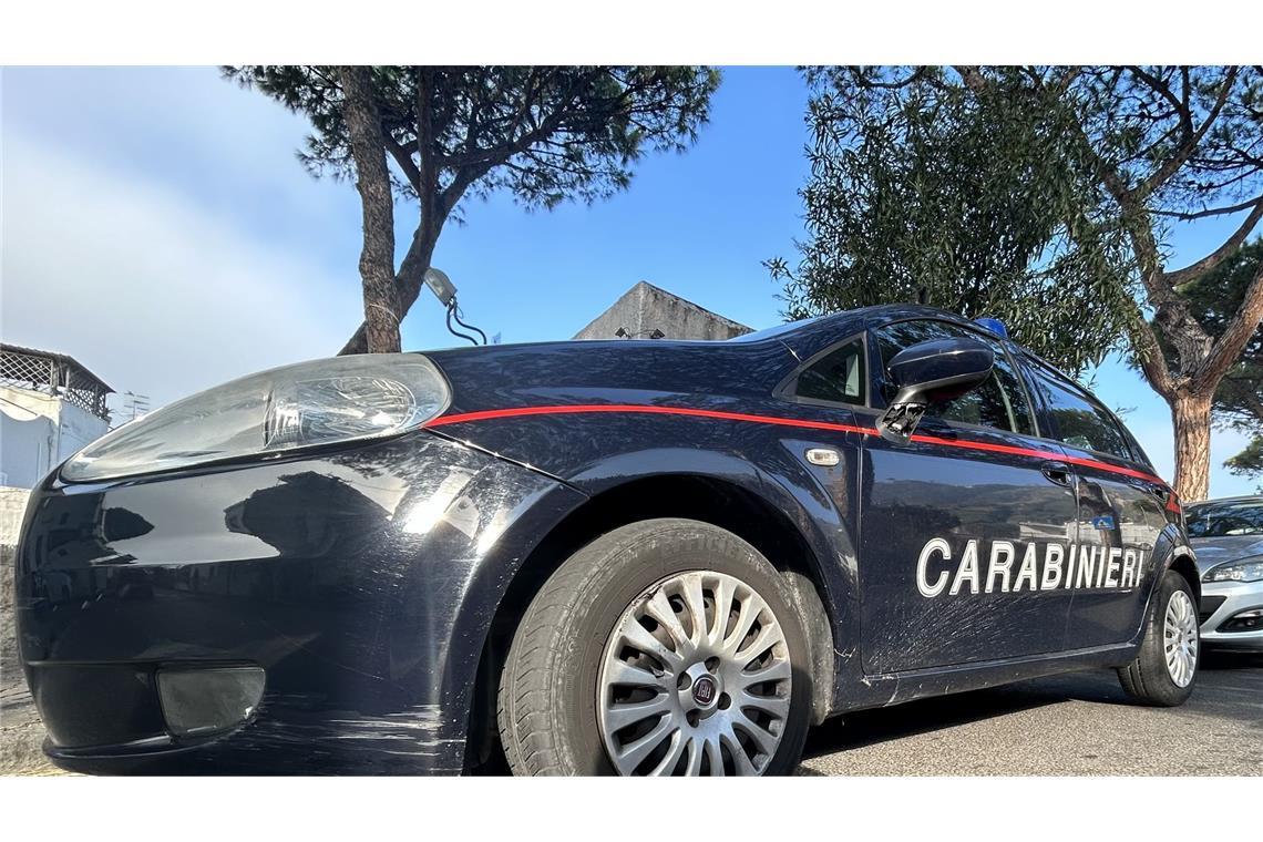 Die Polizisten erfüllten dem Jungen einen Weihnachtswunsch. (Symbolbild)