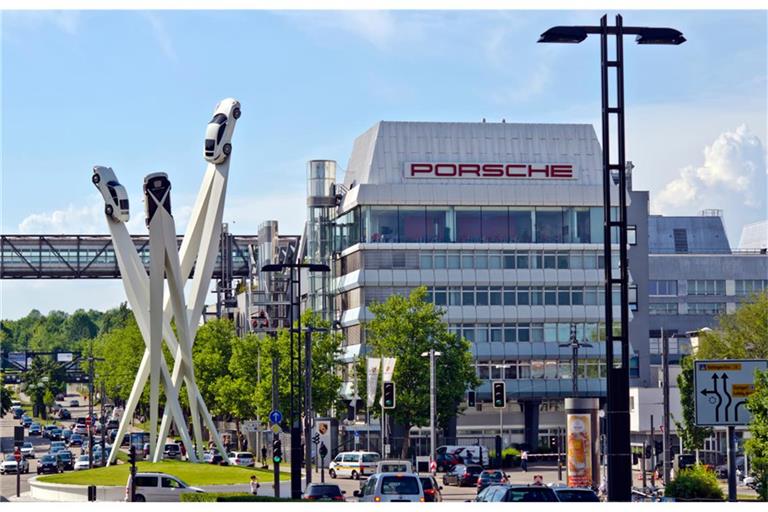 Die Porsche-Aktie steht unter Druck. Erfahren Sie hier die Gründe für den Kursrückgang und wie Experten die Entwicklung einschätzen.