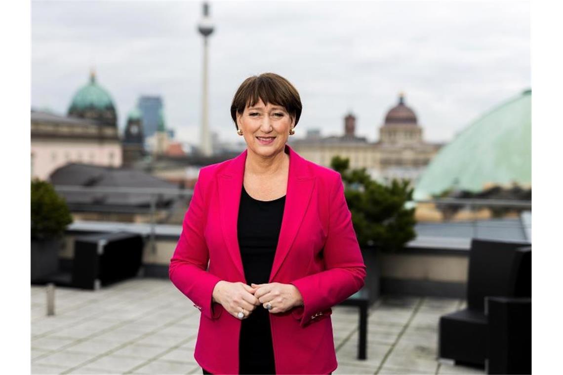 Autobranche hofft auf leichten Aufschwung Die Präsidentin des Verbandes der Automobilindustrie (VDA),Hildegard Müller. Foto: Carsten Koall/dpa