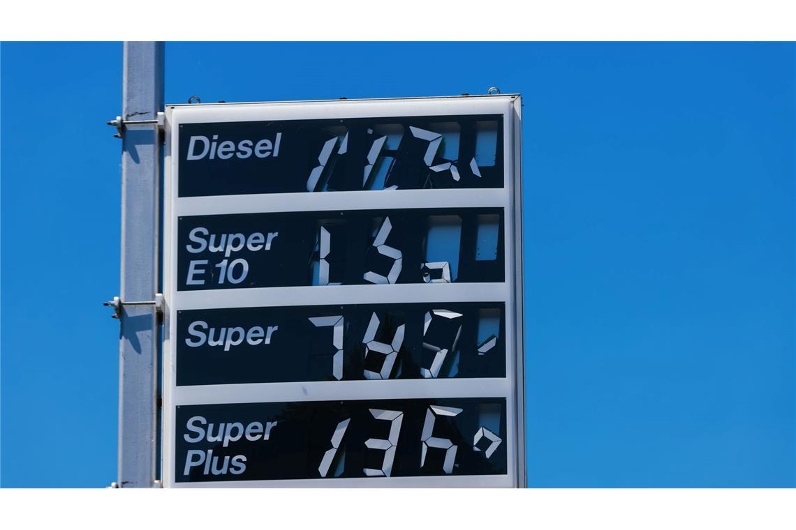 Die Preise für Benzin und vor allem Diesel sind zuletzt nach unten gepurzelt. (Archivbild)