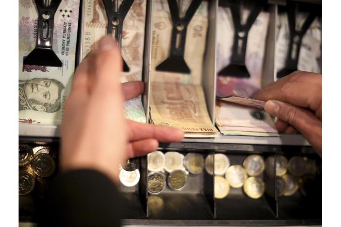 Inflationsrate in Argentinien klettert auf 53,8 Prozent Die Preise für Waren und Dienstleitungen erhöhten sich 2019 um 53,8 Prozent. Foto: Natacha Pisarenko/AP/dpa