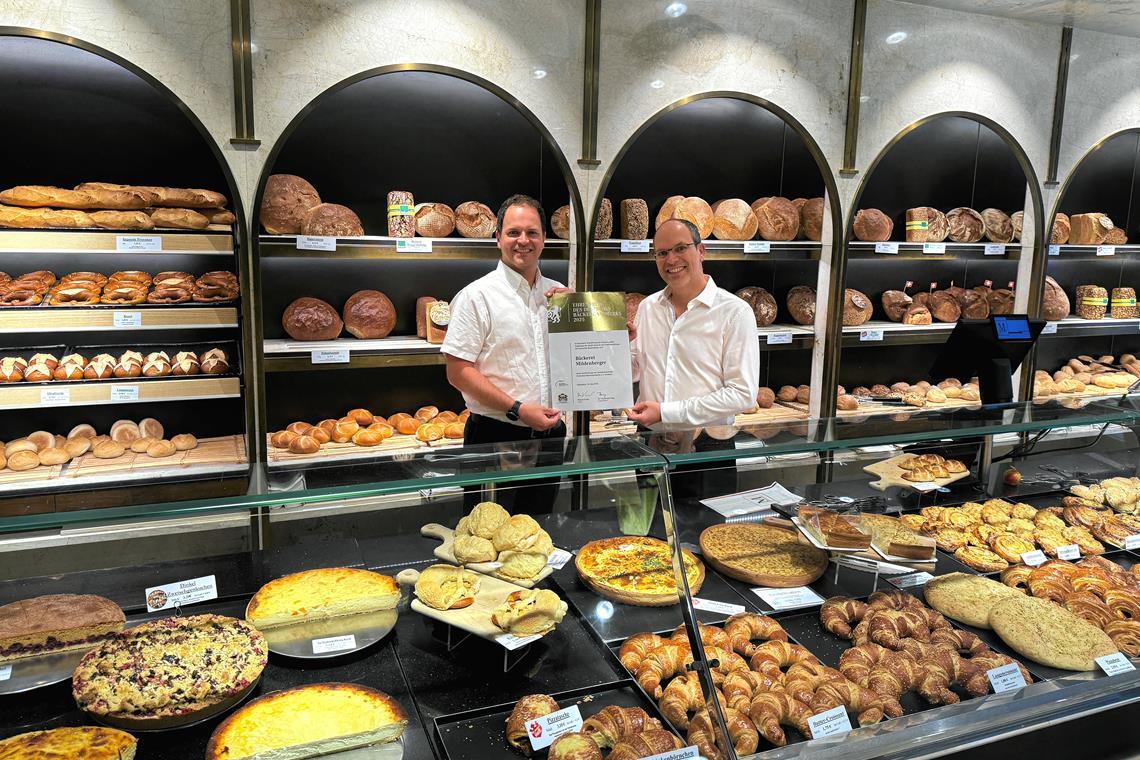Backnanger Bäckerei Mildenberger erhält Ehrenpreis Die Preisträger Richard und Friedrich Mildenberger (von links) freuen sich. Foto: privat