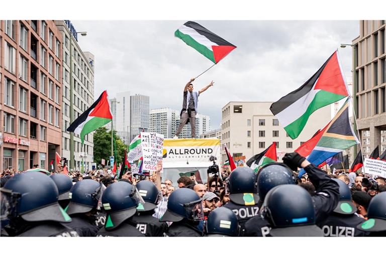Die propalästinensische Demonstration "Palestine will be free" in Berlin.