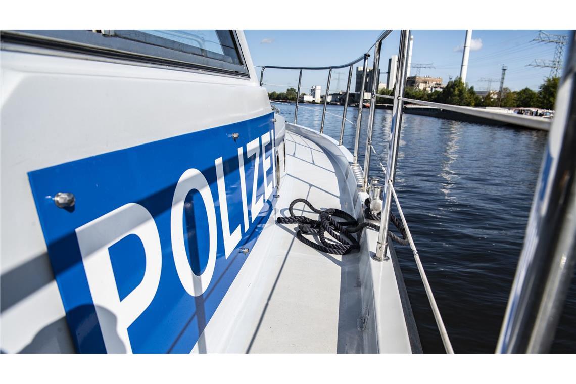 Puppen im Landwehrkanal sorgen für Notrufe