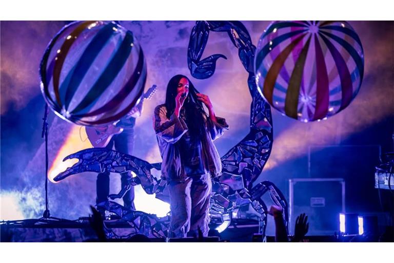 Die Rapperin Juju bei einem Konzert in Geiselwind im Jahr 2024. Beim Auftritt im Wizemann waren Fotografen nicht zugelassen.
