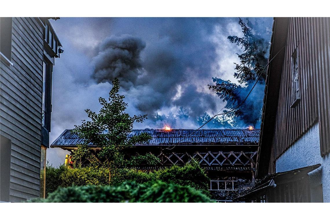 Die Rauchwolke war weithin sichtbar.