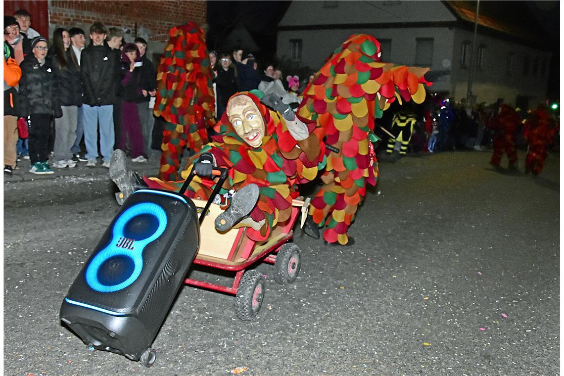 Die Rechaspitzer sind von Althütte herunter gekommen und machen mit ihrer Musikb...