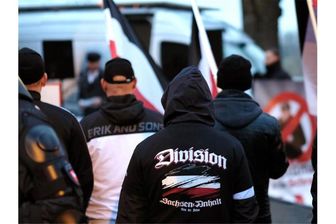 Die rechtsextreme NPD hatte beim Verwaltungsgericht Hannover erfolgreich Klage gegen das Demo-Verbot eingelegt. Foto: Ole Spata/dpa