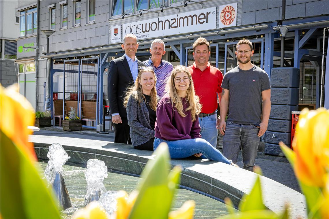 Die Redaktion freut sich auf interessante Gespräche: Kornelius Fritz (von links), Kristin Doberer, Matthias Nothstein, Carolin Aichholz, Steffen Grün und Kai Wieland. Foto: Alexander Becher
