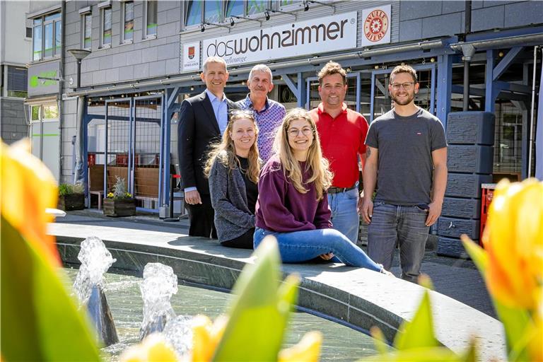 Die Redaktion freut sich auf interessante Gespräche: Kornelius Fritz (von links), Kristin Doberer, Matthias Nothstein, Carolin Aichholz, Steffen Grün und Kai Wieland. Foto: Alexander Becher