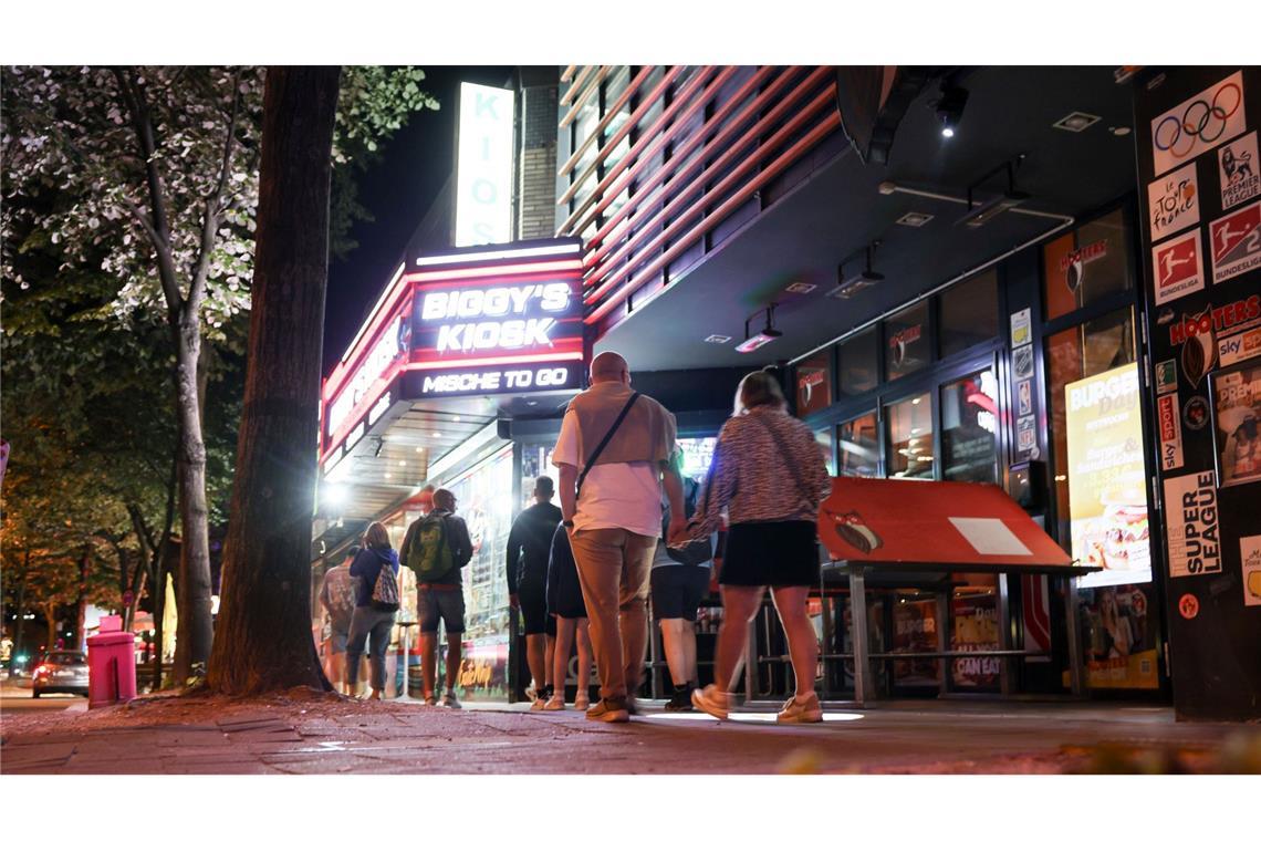 Die Reeperbahn ist auch für Touristen ein beliebtes Ziel.