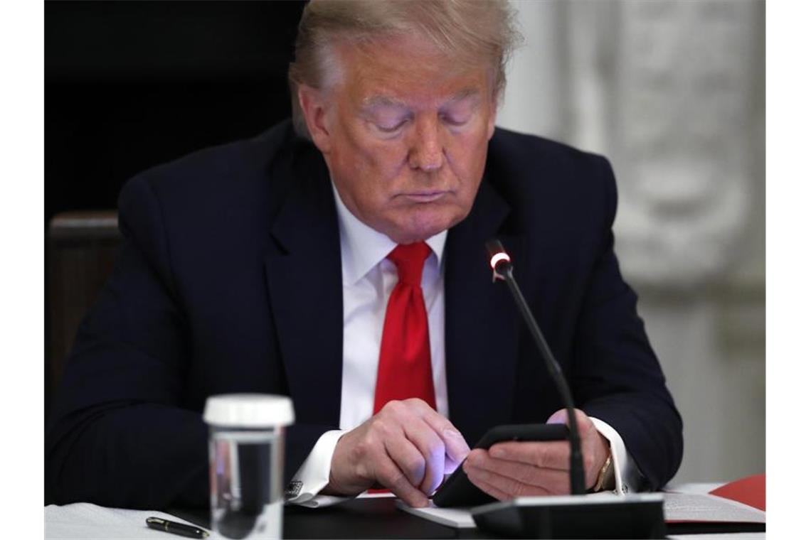 Trump-Regierung beschaffte sich Reporter-Daten Die Regierung des früheren US-Präsidenten Donald Trump soll sich Telefonnummern von Reportern beschafft haben. Foto: Alex Brandon/AP/dpa/Archivbild