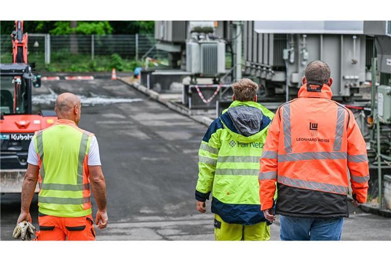 Die Reparaturarbeiten dauern an.