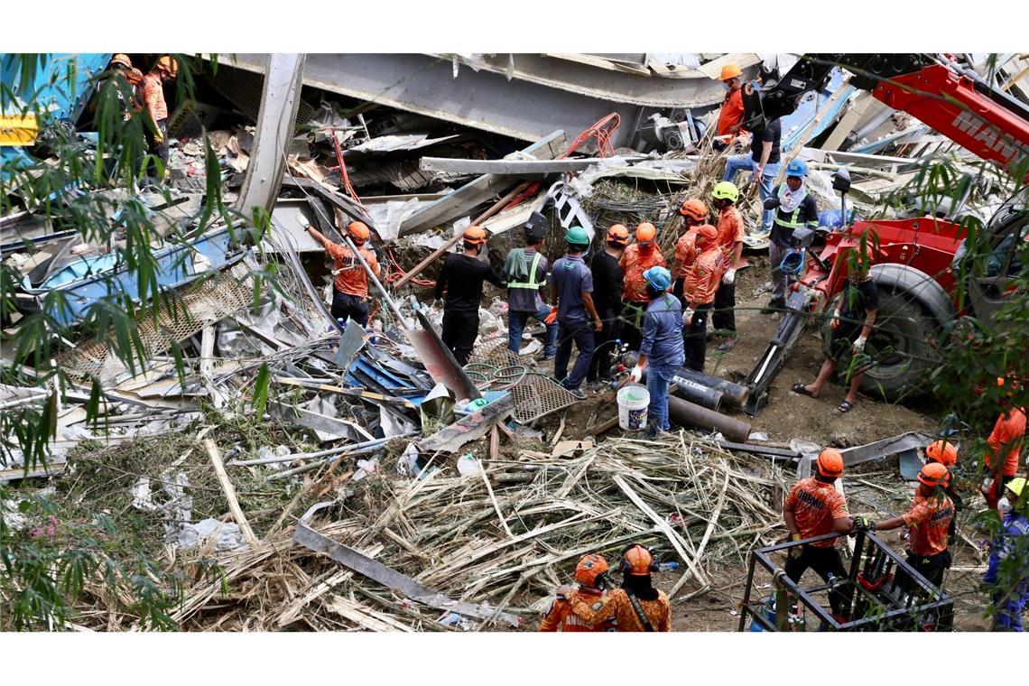 Die Retter wollen versuchen, alle Vermissten zu bergen.