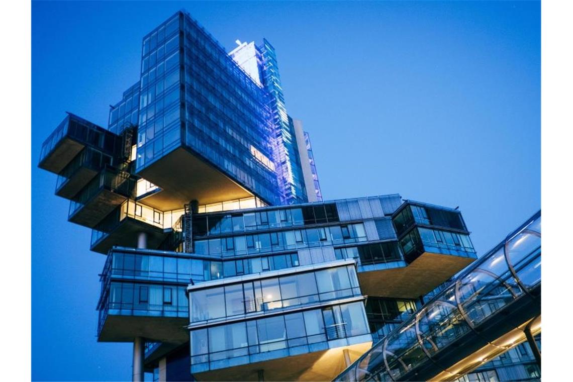 NordLB: Finanzspritze verzögert sich Die Rettung der Norddeutschen Landesbank NordLB mit einer vereinbarten Milliarden-Finanzspritze verzögert sich. Foto: Ole Spata