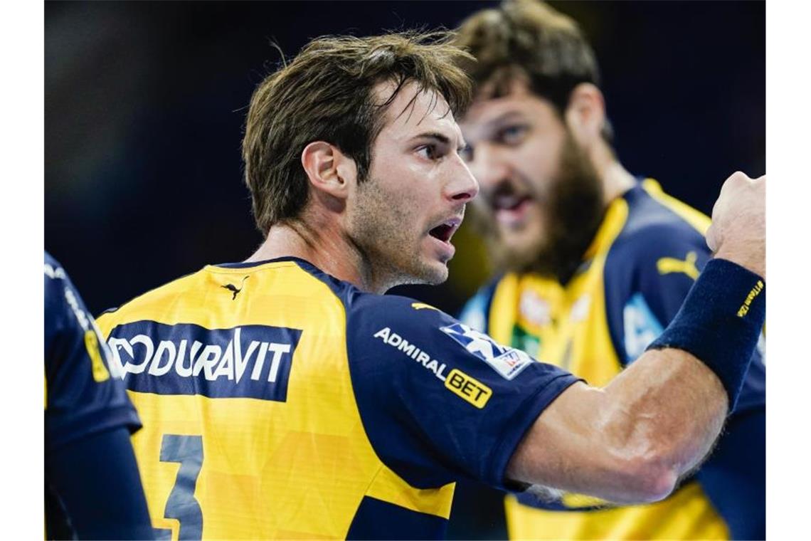 Löwen weiter Handball-Spitzenreiter: Klarer Sieg gegen Lemgo Die Rhein-Neckar Löwen um Uwe Gensheimer (l) sind weiter Spitzenreiter. Foto: Uwe Anspach/dpa