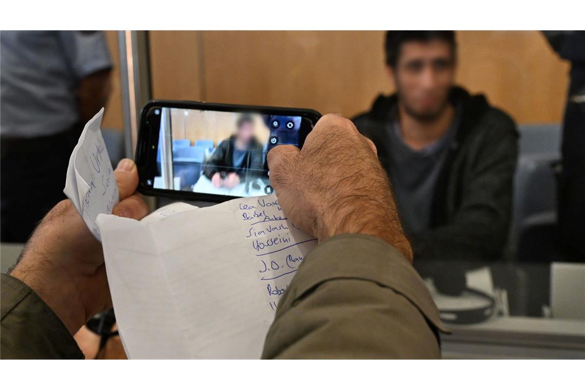 "Keine Abkehr erkennbar": Höchststrafe für Solingen-Täter Die Richter verurteilten den Syrer zu lebenslanger Haft, stellten die besondere Schwere seiner Schuld fest und ordneten die anschließende Sicherungsverwahrung an.